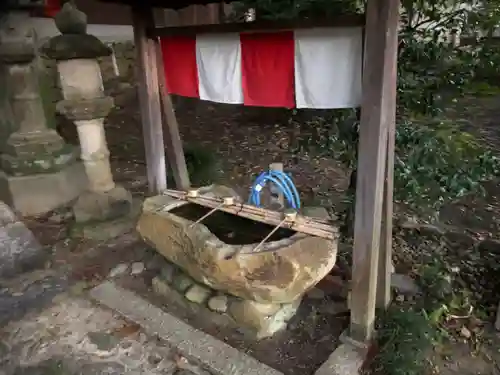 御前原石立命神社の手水舎