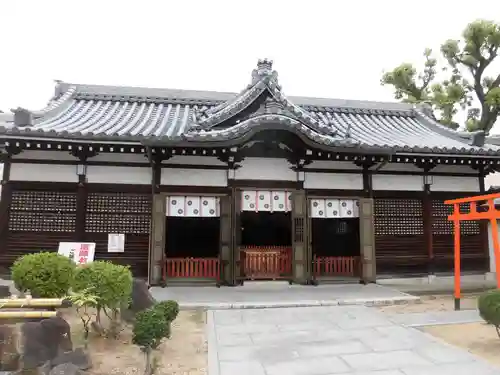 泉井上神社の本殿