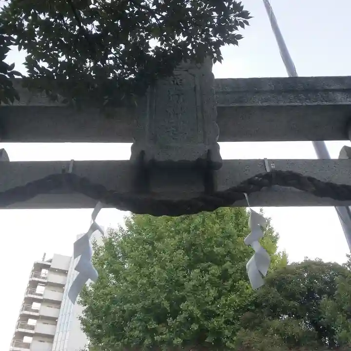 綾瀬稲荷神社の鳥居