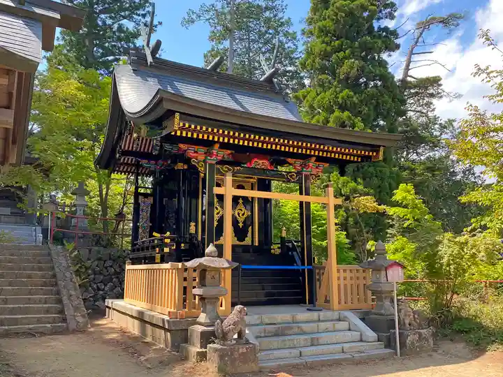 武蔵御嶽神社の末社・摂社