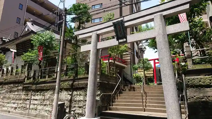妻戀神社の鳥居