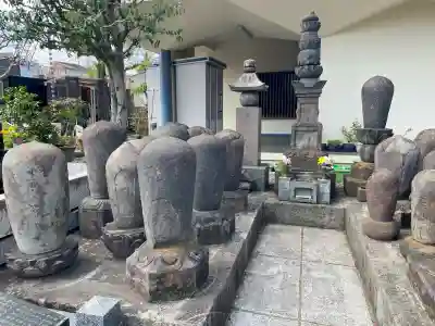 蓮華寺の{uncategorized: "未分類", other: "その他", undefined: "問題あり", building: "その他建物", grave: "お墓", sacred_gate: "鳥居", guardian: "狛犬", statue: "像", buddha: "仏像", history: "歴史", nature: "自然", garden: "庭園", animal: "動物", pagoda: "塔", temizu: "手水舎", mountain_gate: "山門・神門", sanctuary: "本殿・本堂", subordinate: "末社・摂社", art: "芸術", scenery: "景色", jizo: "地蔵", ema: "絵馬", goshuin: "御朱印", omikuji: "おみくじ", items: "授与品その他", amulet: "お守り", goshuincho: "御朱印帳", eats: "食事", festival: "お祭り", votive_dance: "神楽", shichigosan: "七五三参", wedding: "結婚式", experience: "体験その他", initially: "初詣", around: "周辺", anti_infection: "感染症対策"}