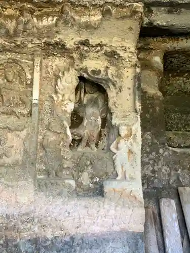 鮭立の磨崖仏(福島県)