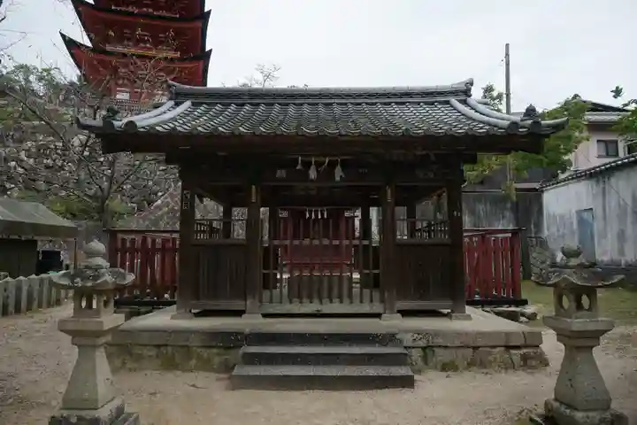 荒胡子神社の本殿・本堂