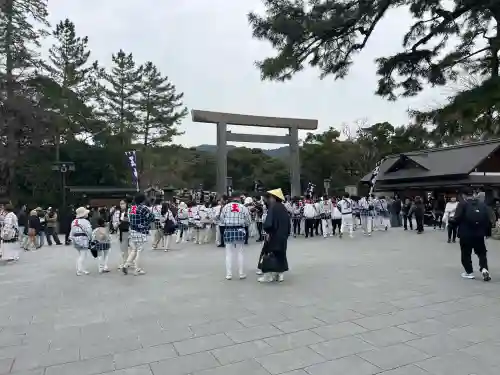 伊勢神宮内宮（皇大神宮）の{uncategorized: "未分類", other: "その他", undefined: "問題あり", building: "その他建物", grave: "お墓", sacred_gate: "鳥居", guardian: "狛犬", statue: "像", buddha: "仏像", history: "歴史", nature: "自然", garden: "庭園", animal: "動物", pagoda: "塔", temizu: "手水舎", mountain_gate: "山門・神門", sanctuary: "本殿・本堂", subordinate: "末社・摂社", art: "芸術", scenery: "景色", jizo: "地蔵", ema: "絵馬", goshuin: "御朱印", omikuji: "おみくじ", items: "授与品その他", amulet: "お守り", goshuincho: "御朱印帳", eats: "食事", festival: "お祭り", votive_dance: "神楽", shichigosan: "七五三参", wedding: "結婚式", experience: "体験その他", initially: "初詣", around: "周辺", anti_infection: "感染症対策"}