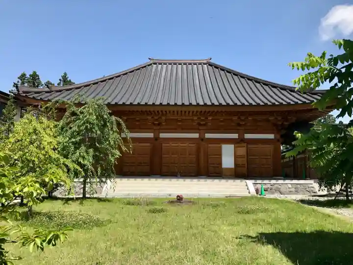 嶺松院の本殿・本堂