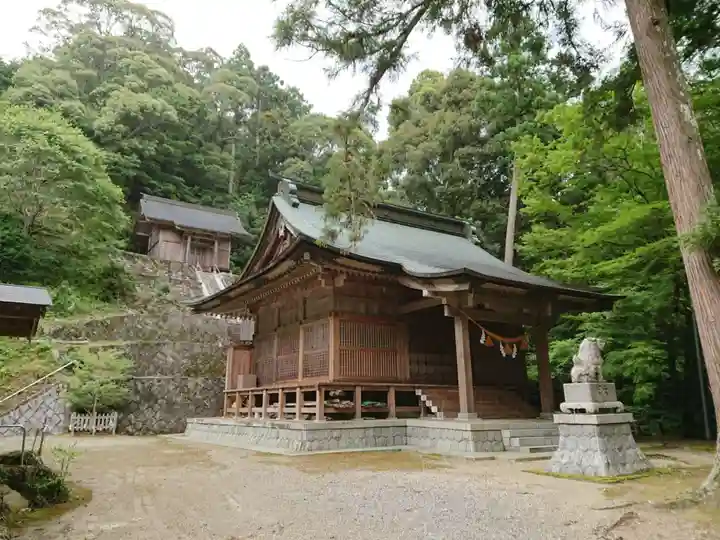 石座神社の本殿・本堂