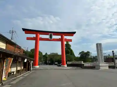 富士山本宮浅間大社の{uncategorized: "未分類", other: "その他", undefined: "問題あり", building: "その他建物", grave: "お墓", sacred_gate: "鳥居", guardian: "狛犬", statue: "像", buddha: "仏像", history: "歴史", nature: "自然", garden: "庭園", animal: "動物", pagoda: "塔", temizu: "手水舎", mountain_gate: "山門・神門", sanctuary: "本殿・本堂", subordinate: "末社・摂社", art: "芸術", scenery: "景色", jizo: "地蔵", ema: "絵馬", goshuin: "御朱印", omikuji: "おみくじ", items: "授与品その他", amulet: "お守り", goshuincho: "御朱印帳", eats: "食事", festival: "お祭り", votive_dance: "神楽", shichigosan: "七五三参", wedding: "結婚式", experience: "体験その他", initially: "初詣", around: "周辺", anti_infection: "感染症対策"}