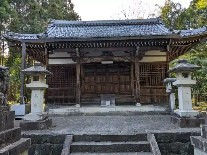 神明神社の{uncategorized: "未分類", other: "その他", undefined: "問題あり", building: "その他建物", grave: "お墓", sacred_gate: "鳥居", guardian: "狛犬", statue: "像", buddha: "仏像", history: "歴史", nature: "自然", garden: "庭園", animal: "動物", pagoda: "塔", temizu: "手水舎", mountain_gate: "山門・神門", sanctuary: "本殿・本堂", subordinate: "末社・摂社", art: "芸術", scenery: "景色", jizo: "地蔵", ema: "絵馬", goshuin: "御朱印", omikuji: "おみくじ", items: "授与品その他", amulet: "お守り", goshuincho: "御朱印帳", eats: "食事", festival: "お祭り", votive_dance: "神楽", shichigosan: "七五三参", wedding: "結婚式", experience: "体験その他", initially: "初詣", around: "周辺", anti_infection: "感染症対策"}