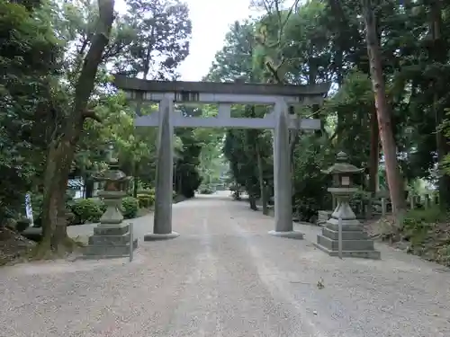 大和神社の鳥居