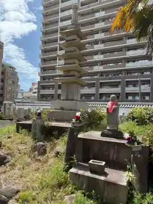 慶傳寺の{uncategorized: "未分類", other: "その他", undefined: "問題あり", building: "その他建物", grave: "お墓", sacred_gate: "鳥居", guardian: "狛犬", statue: "像", buddha: "仏像", history: "歴史", nature: "自然", garden: "庭園", animal: "動物", pagoda: "塔", temizu: "手水舎", mountain_gate: "山門・神門", sanctuary: "本殿・本堂", subordinate: "末社・摂社", art: "芸術", scenery: "景色", jizo: "地蔵", ema: "絵馬", goshuin: "御朱印", omikuji: "おみくじ", items: "授与品その他", amulet: "お守り", goshuincho: "御朱印帳", eats: "食事", festival: "お祭り", votive_dance: "神楽", shichigosan: "七五三参", wedding: "結婚式", experience: "体験その他", initially: "初詣", around: "周辺", anti_infection: "感染症対策"}