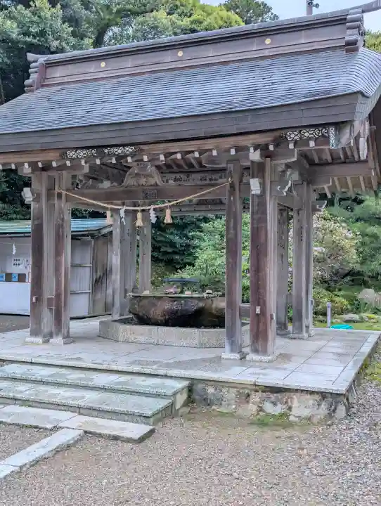 氣多大社の{uncategorized: "未分類", other: "その他", undefined: "問題あり", building: "その他建物", grave: "お墓", sacred_gate: "鳥居", guardian: "狛犬", statue: "像", buddha: "仏像", history: "歴史", nature: "自然", garden: "庭園", animal: "動物", pagoda: "塔", temizu: "手水舎", mountain_gate: "山門・神門", sanctuary: "本殿・本堂", subordinate: "末社・摂社", art: "芸術", scenery: "景色", jizo: "地蔵", ema: "絵馬", goshuin: "御朱印", omikuji: "おみくじ", items: "授与品その他", amulet: "お守り", goshuincho: "御朱印帳", eats: "食事", festival: "お祭り", votive_dance: "神楽", shichigosan: "七五三参", wedding: "結婚式", experience: "体験その他", initially: "初詣", around: "周辺", anti_infection: "感染症対策"}