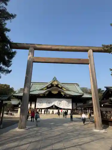 靖國神社の{uncategorized: "未分類", other: "その他", undefined: "問題あり", building: "その他建物", grave: "お墓", sacred_gate: "鳥居", guardian: "狛犬", statue: "像", buddha: "仏像", history: "歴史", nature: "自然", garden: "庭園", animal: "動物", pagoda: "塔", temizu: "手水舎", mountain_gate: "山門・神門", sanctuary: "本殿・本堂", subordinate: "末社・摂社", art: "芸術", scenery: "景色", jizo: "地蔵", ema: "絵馬", goshuin: "御朱印", omikuji: "おみくじ", items: "授与品その他", amulet: "お守り", goshuincho: "御朱印帳", eats: "食事", festival: "お祭り", votive_dance: "神楽", shichigosan: "七五三参", wedding: "結婚式", experience: "体験その他", initially: "初詣", around: "周辺", anti_infection: "感染症対策"}