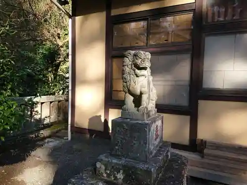 川勾神社の狛犬