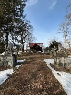 白人神社の{uncategorized: "未分類", other: "その他", undefined: "問題あり", building: "その他建物", grave: "お墓", sacred_gate: "鳥居", guardian: "狛犬", statue: "像", buddha: "仏像", history: "歴史", nature: "自然", garden: "庭園", animal: "動物", pagoda: "塔", temizu: "手水舎", mountain_gate: "山門・神門", sanctuary: "本殿・本堂", subordinate: "末社・摂社", art: "芸術", scenery: "景色", jizo: "地蔵", ema: "絵馬", goshuin: "御朱印", omikuji: "おみくじ", items: "授与品その他", amulet: "お守り", goshuincho: "御朱印帳", eats: "食事", festival: "お祭り", votive_dance: "神楽", shichigosan: "七五三参", wedding: "結婚式", experience: "体験その他", initially: "初詣", around: "周辺", anti_infection: "感染症対策"}