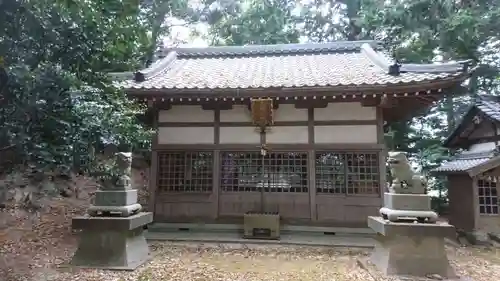 尾津神社の本殿・本堂