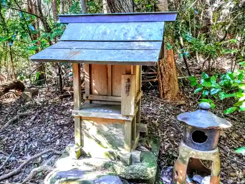 白山社（桧原白山社）の末社