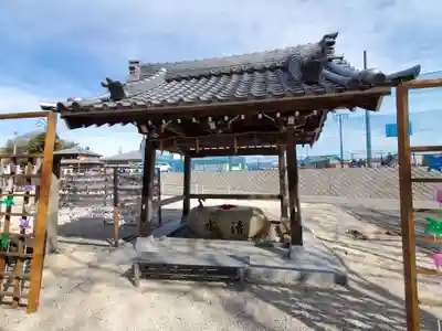 金井神社の手水舎