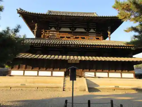 法隆寺の本殿・本堂