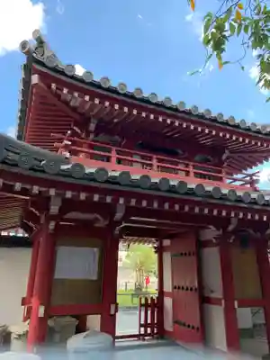 真光院の山門・神門
