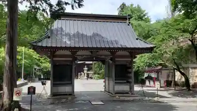 冨士御室浅間神社の山門・神門
