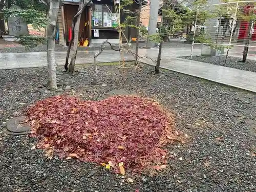 彌彦神社　(伊夜日子神社)の庭園