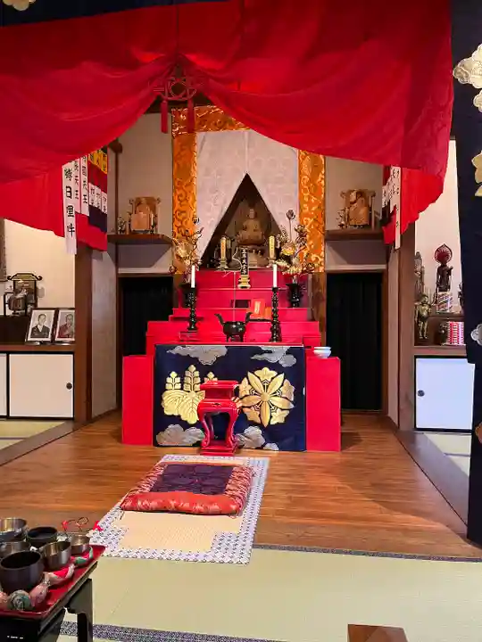 定山寺の本殿・本堂