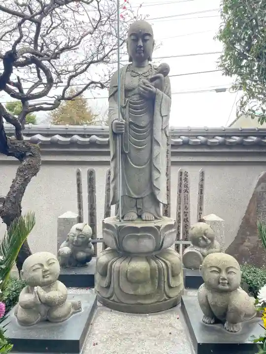 天竜院の{uncategorized: "未分類", other: "その他", undefined: "問題あり", building: "その他建物", grave: "お墓", sacred_gate: "鳥居", guardian: "狛犬", statue: "像", buddha: "仏像", history: "歴史", nature: "自然", garden: "庭園", animal: "動物", pagoda: "塔", temizu: "手水舎", mountain_gate: "山門・神門", sanctuary: "本殿・本堂", subordinate: "末社・摂社", art: "芸術", scenery: "景色", jizo: "地蔵", ema: "絵馬", goshuin: "御朱印", omikuji: "おみくじ", items: "授与品その他", amulet: "お守り", goshuincho: "御朱印帳", eats: "食事", festival: "お祭り", votive_dance: "神楽", shichigosan: "七五三参", wedding: "結婚式", experience: "体験その他", initially: "初詣", around: "周辺", anti_infection: "感染症対策"}