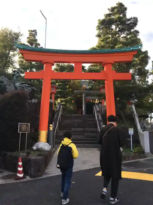 穴八幡宮の鳥居