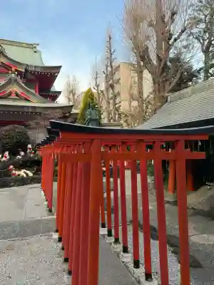 京濱伏見稲荷神社の{uncategorized: "未分類", other: "その他", undefined: "問題あり", building: "その他建物", grave: "お墓", sacred_gate: "鳥居", guardian: "狛犬", statue: "像", buddha: "仏像", history: "歴史", nature: "自然", garden: "庭園", animal: "動物", pagoda: "塔", temizu: "手水舎", mountain_gate: "山門・神門", sanctuary: "本殿・本堂", subordinate: "末社・摂社", art: "芸術", scenery: "景色", jizo: "地蔵", ema: "絵馬", goshuin: "御朱印", omikuji: "おみくじ", items: "授与品その他", amulet: "お守り", goshuincho: "御朱印帳", eats: "食事", festival: "お祭り", votive_dance: "神楽", shichigosan: "七五三参", wedding: "結婚式", experience: "体験その他", initially: "初詣", around: "周辺", anti_infection: "感染症対策"}