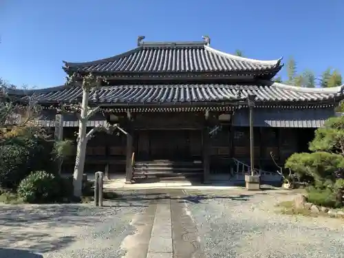 信楽寺の本殿・本堂