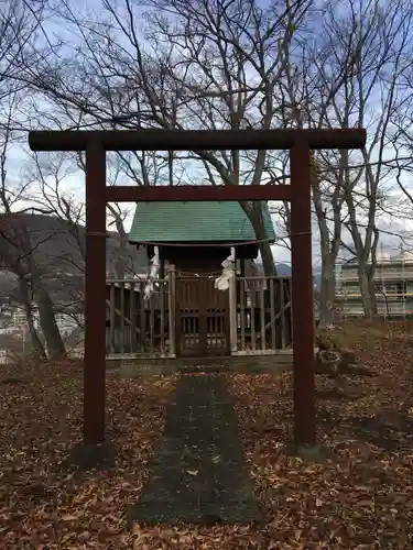 健御名方富命彦神別神社の末社・摂社