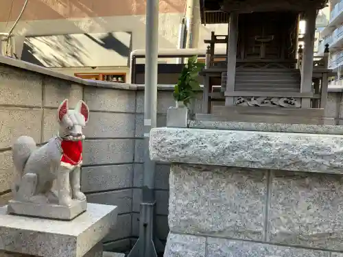 橘稲荷神社の{uncategorized: "未分類", other: "その他", undefined: "問題あり", building: "その他建物", grave: "お墓", sacred_gate: "鳥居", guardian: "狛犬", statue: "像", buddha: "仏像", history: "歴史", nature: "自然", garden: "庭園", animal: "動物", pagoda: "塔", temizu: "手水舎", mountain_gate: "山門・神門", sanctuary: "本殿・本堂", subordinate: "末社・摂社", art: "芸術", scenery: "景色", jizo: "地蔵", ema: "絵馬", goshuin: "御朱印", omikuji: "おみくじ", items: "授与品その他", amulet: "お守り", goshuincho: "御朱印帳", eats: "食事", festival: "お祭り", votive_dance: "神楽", shichigosan: "七五三参", wedding: "結婚式", experience: "体験その他", initially: "初詣", around: "周辺", anti_infection: "感染症対策"}