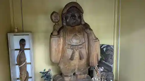 神社（洞爺湖中の島）の像
