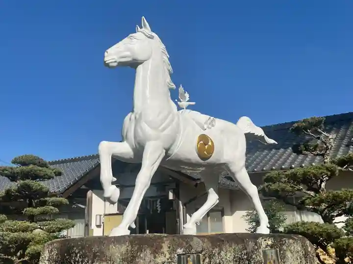 芳養八幡神社の{uncategorized: "未分類", other: "その他", undefined: "問題あり", building: "その他建物", grave: "お墓", sacred_gate: "鳥居", guardian: "狛犬", statue: "像", buddha: "仏像", history: "歴史", nature: "自然", garden: "庭園", animal: "動物", pagoda: "塔", temizu: "手水舎", mountain_gate: "山門・神門", sanctuary: "本殿・本堂", subordinate: "末社・摂社", art: "芸術", scenery: "景色", jizo: "地蔵", ema: "絵馬", goshuin: "御朱印", omikuji: "おみくじ", items: "授与品その他", amulet: "お守り", goshuincho: "御朱印帳", eats: "食事", festival: "お祭り", votive_dance: "神楽", shichigosan: "七五三参", wedding: "結婚式", experience: "体験その他", initially: "初詣", around: "周辺", anti_infection: "感染症対策"}
