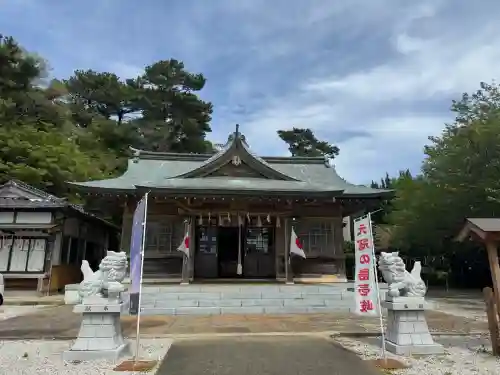 壱岐神社の{uncategorized: "未分類", other: "その他", undefined: "問題あり", building: "その他建物", grave: "お墓", sacred_gate: "鳥居", guardian: "狛犬", statue: "像", buddha: "仏像", history: "歴史", nature: "自然", garden: "庭園", animal: "動物", pagoda: "塔", temizu: "手水舎", mountain_gate: "山門・神門", sanctuary: "本殿・本堂", subordinate: "末社・摂社", art: "芸術", scenery: "景色", jizo: "地蔵", ema: "絵馬", goshuin: "御朱印", omikuji: "おみくじ", items: "授与品その他", amulet: "お守り", goshuincho: "御朱印帳", eats: "食事", festival: "お祭り", votive_dance: "神楽", shichigosan: "七五三参", wedding: "結婚式", experience: "体験その他", initially: "初詣", around: "周辺", anti_infection: "感染症対策"}