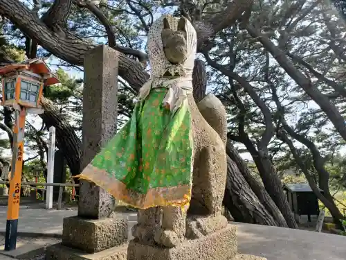 高山稲荷神社の狛犬