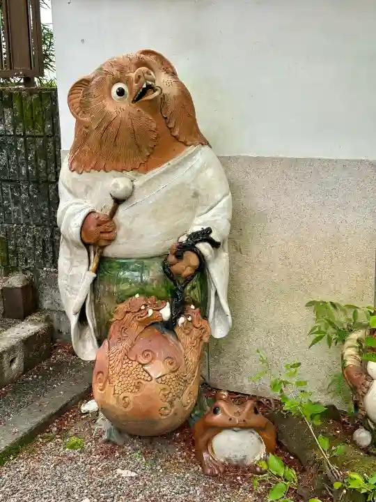 天孫神社の{uncategorized: "未分類", other: "その他", undefined: "問題あり", building: "その他建物", grave: "お墓", sacred_gate: "鳥居", guardian: "狛犬", statue: "像", buddha: "仏像", history: "歴史", nature: "自然", garden: "庭園", animal: "動物", pagoda: "塔", temizu: "手水舎", mountain_gate: "山門・神門", sanctuary: "本殿・本堂", subordinate: "末社・摂社", art: "芸術", scenery: "景色", jizo: "地蔵", ema: "絵馬", goshuin: "御朱印", omikuji: "おみくじ", items: "授与品その他", amulet: "お守り", goshuincho: "御朱印帳", eats: "食事", festival: "お祭り", votive_dance: "神楽", shichigosan: "七五三参", wedding: "結婚式", experience: "体験その他", initially: "初詣", around: "周辺", anti_infection: "感染症対策"}
