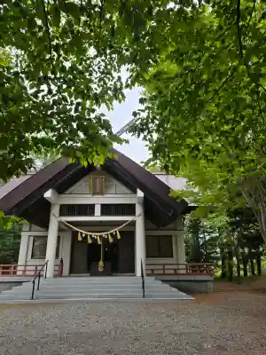 北広島市総鎮守　廣島神社の{uncategorized: "未分類", other: "その他", undefined: "問題あり", building: "その他建物", grave: "お墓", sacred_gate: "鳥居", guardian: "狛犬", statue: "像", buddha: "仏像", history: "歴史", nature: "自然", garden: "庭園", animal: "動物", pagoda: "塔", temizu: "手水舎", mountain_gate: "山門・神門", sanctuary: "本殿・本堂", subordinate: "末社・摂社", art: "芸術", scenery: "景色", jizo: "地蔵", ema: "絵馬", goshuin: "御朱印", omikuji: "おみくじ", items: "授与品その他", amulet: "お守り", goshuincho: "御朱印帳", eats: "食事", festival: "お祭り", votive_dance: "神楽", shichigosan: "七五三参", wedding: "結婚式", experience: "体験その他", initially: "初詣", around: "周辺", anti_infection: "感染症対策"}