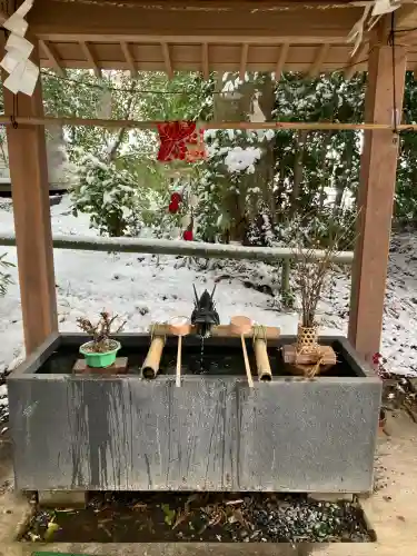 下野 星宮神社の{uncategorized: "未分類", other: "その他", undefined: "問題あり", building: "その他建物", grave: "お墓", sacred_gate: "鳥居", guardian: "狛犬", statue: "像", buddha: "仏像", history: "歴史", nature: "自然", garden: "庭園", animal: "動物", pagoda: "塔", temizu: "手水舎", mountain_gate: "山門・神門", sanctuary: "本殿・本堂", subordinate: "末社・摂社", art: "芸術", scenery: "景色", jizo: "地蔵", ema: "絵馬", goshuin: "御朱印", omikuji: "おみくじ", items: "授与品その他", amulet: "お守り", goshuincho: "御朱印帳", eats: "食事", festival: "お祭り", votive_dance: "神楽", shichigosan: "七五三参", wedding: "結婚式", experience: "体験その他", initially: "初詣", around: "周辺", anti_infection: "感染症対策"}
