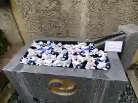 飛行神社の{uncategorized: "未分類", other: "その他", undefined: "問題あり", building: "その他建物", grave: "お墓", sacred_gate: "鳥居", guardian: "狛犬", statue: "像", buddha: "仏像", history: "歴史", nature: "自然", garden: "庭園", animal: "動物", pagoda: "塔", temizu: "手水舎", mountain_gate: "山門・神門", sanctuary: "本殿・本堂", subordinate: "末社・摂社", art: "芸術", scenery: "景色", jizo: "地蔵", ema: "絵馬", goshuin: "御朱印", omikuji: "おみくじ", items: "授与品その他", amulet: "お守り", goshuincho: "御朱印帳", eats: "食事", festival: "お祭り", votive_dance: "神楽", shichigosan: "七五三参", wedding: "結婚式", experience: "体験その他", initially: "初詣", around: "周辺", anti_infection: "感染症対策"}