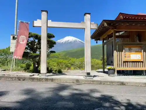 紅冨台寺の{uncategorized: "未分類", other: "その他", undefined: "問題あり", building: "その他建物", grave: "お墓", sacred_gate: "鳥居", guardian: "狛犬", statue: "像", buddha: "仏像", history: "歴史", nature: "自然", garden: "庭園", animal: "動物", pagoda: "塔", temizu: "手水舎", mountain_gate: "山門・神門", sanctuary: "本殿・本堂", subordinate: "末社・摂社", art: "芸術", scenery: "景色", jizo: "地蔵", ema: "絵馬", goshuin: "御朱印", omikuji: "おみくじ", items: "授与品その他", amulet: "お守り", goshuincho: "御朱印帳", eats: "食事", festival: "お祭り", votive_dance: "神楽", shichigosan: "七五三参", wedding: "結婚式", experience: "体験その他", initially: "初詣", around: "周辺", anti_infection: "感染症対策"}