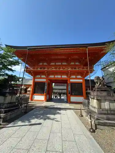 八坂神社(祇園さん)の{uncategorized: "未分類", other: "その他", undefined: "問題あり", building: "その他建物", grave: "お墓", sacred_gate: "鳥居", guardian: "狛犬", statue: "像", buddha: "仏像", history: "歴史", nature: "自然", garden: "庭園", animal: "動物", pagoda: "塔", temizu: "手水舎", mountain_gate: "山門・神門", sanctuary: "本殿・本堂", subordinate: "末社・摂社", art: "芸術", scenery: "景色", jizo: "地蔵", ema: "絵馬", goshuin: "御朱印", omikuji: "おみくじ", items: "授与品その他", amulet: "お守り", goshuincho: "御朱印帳", eats: "食事", festival: "お祭り", votive_dance: "神楽", shichigosan: "七五三参", wedding: "結婚式", experience: "体験その他", initially: "初詣", around: "周辺", anti_infection: "感染症対策"}