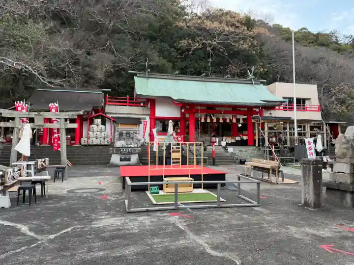 徳島眉山天神社の{uncategorized: "未分類", other: "その他", undefined: "問題あり", building: "その他建物", grave: "お墓", sacred_gate: "鳥居", guardian: "狛犬", statue: "像", buddha: "仏像", history: "歴史", nature: "自然", garden: "庭園", animal: "動物", pagoda: "塔", temizu: "手水舎", mountain_gate: "山門・神門", sanctuary: "本殿・本堂", subordinate: "末社・摂社", art: "芸術", scenery: "景色", jizo: "地蔵", ema: "絵馬", goshuin: "御朱印", omikuji: "おみくじ", items: "授与品その他", amulet: "お守り", goshuincho: "御朱印帳", eats: "食事", festival: "お祭り", votive_dance: "神楽", shichigosan: "七五三参", wedding: "結婚式", experience: "体験その他", initially: "初詣", around: "周辺", anti_infection: "感染症対策"}