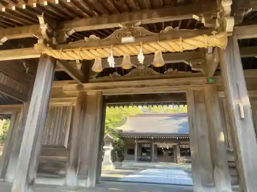 名和神社の{uncategorized: "未分類", other: "その他", undefined: "問題あり", building: "その他建物", grave: "お墓", sacred_gate: "鳥居", guardian: "狛犬", statue: "像", buddha: "仏像", history: "歴史", nature: "自然", garden: "庭園", animal: "動物", pagoda: "塔", temizu: "手水舎", mountain_gate: "山門・神門", sanctuary: "本殿・本堂", subordinate: "末社・摂社", art: "芸術", scenery: "景色", jizo: "地蔵", ema: "絵馬", goshuin: "御朱印", omikuji: "おみくじ", items: "授与品その他", amulet: "お守り", goshuincho: "御朱印帳", eats: "食事", festival: "お祭り", votive_dance: "神楽", shichigosan: "七五三参", wedding: "結婚式", experience: "体験その他", initially: "初詣", around: "周辺", anti_infection: "感染症対策"}