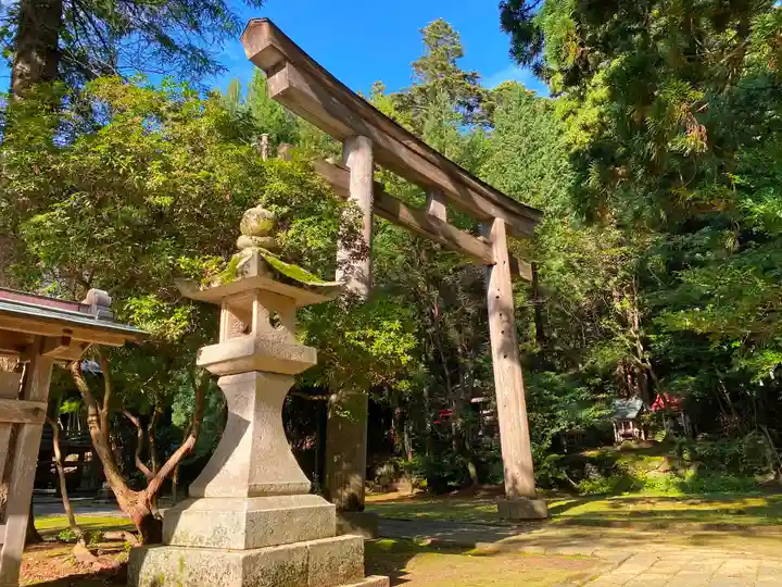 鳥海山大物忌神社蕨岡口ノ宮の鳥居
