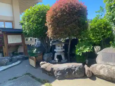 光性寺の{uncategorized: "未分類", other: "その他", undefined: "問題あり", building: "その他建物", grave: "お墓", sacred_gate: "鳥居", guardian: "狛犬", statue: "像", buddha: "仏像", history: "歴史", nature: "自然", garden: "庭園", animal: "動物", pagoda: "塔", temizu: "手水舎", mountain_gate: "山門・神門", sanctuary: "本殿・本堂", subordinate: "末社・摂社", art: "芸術", scenery: "景色", jizo: "地蔵", ema: "絵馬", goshuin: "御朱印", omikuji: "おみくじ", items: "授与品その他", amulet: "お守り", goshuincho: "御朱印帳", eats: "食事", festival: "お祭り", votive_dance: "神楽", shichigosan: "七五三参", wedding: "結婚式", experience: "体験その他", initially: "初詣", around: "周辺", anti_infection: "感染症対策"}