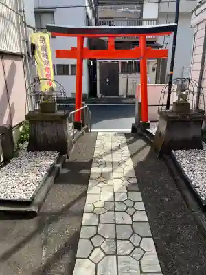 伏見大漁稲荷神社の{uncategorized: "未分類", other: "その他", undefined: "問題あり", building: "その他建物", grave: "お墓", sacred_gate: "鳥居", guardian: "狛犬", statue: "像", buddha: "仏像", history: "歴史", nature: "自然", garden: "庭園", animal: "動物", pagoda: "塔", temizu: "手水舎", mountain_gate: "山門・神門", sanctuary: "本殿・本堂", subordinate: "末社・摂社", art: "芸術", scenery: "景色", jizo: "地蔵", ema: "絵馬", goshuin: "御朱印", omikuji: "おみくじ", items: "授与品その他", amulet: "お守り", goshuincho: "御朱印帳", eats: "食事", festival: "お祭り", votive_dance: "神楽", shichigosan: "七五三参", wedding: "結婚式", experience: "体験その他", initially: "初詣", around: "周辺", anti_infection: "感染症対策"}
