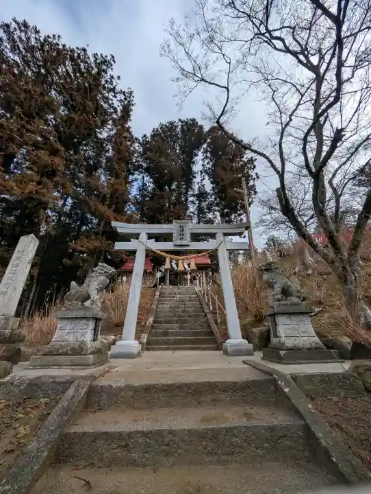 松澤神社の{uncategorized: "未分類", other: "その他", undefined: "問題あり", building: "その他建物", grave: "お墓", sacred_gate: "鳥居", guardian: "狛犬", statue: "像", buddha: "仏像", history: "歴史", nature: "自然", garden: "庭園", animal: "動物", pagoda: "塔", temizu: "手水舎", mountain_gate: "山門・神門", sanctuary: "本殿・本堂", subordinate: "末社・摂社", art: "芸術", scenery: "景色", jizo: "地蔵", ema: "絵馬", goshuin: "御朱印", omikuji: "おみくじ", items: "授与品その他", amulet: "お守り", goshuincho: "御朱印帳", eats: "食事", festival: "お祭り", votive_dance: "神楽", shichigosan: "七五三参", wedding: "結婚式", experience: "体験その他", initially: "初詣", around: "周辺", anti_infection: "感染症対策"}