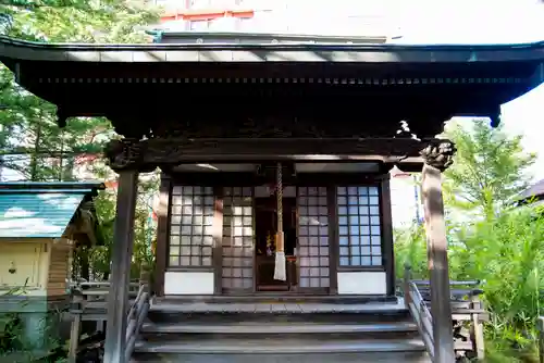 善知鳥神社の末社